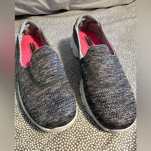 Skechers size 8 womens